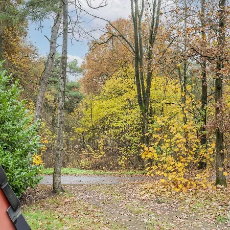 Dom wakacyjny Charming With Wifi